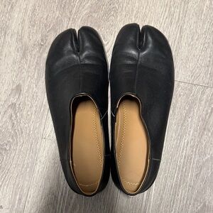 Women’s Black Tabi Leather Shoes